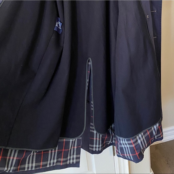 Mens Burberry Navy Trench Jacket with wool inner coat - Picture 3 of 15
